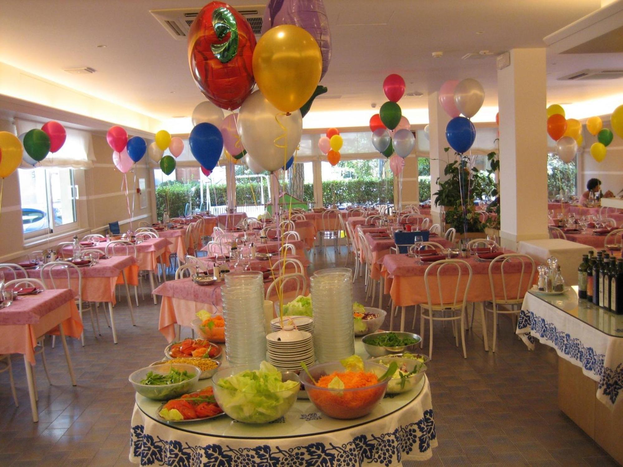 Hotel Nives Riccione Bagian luar foto