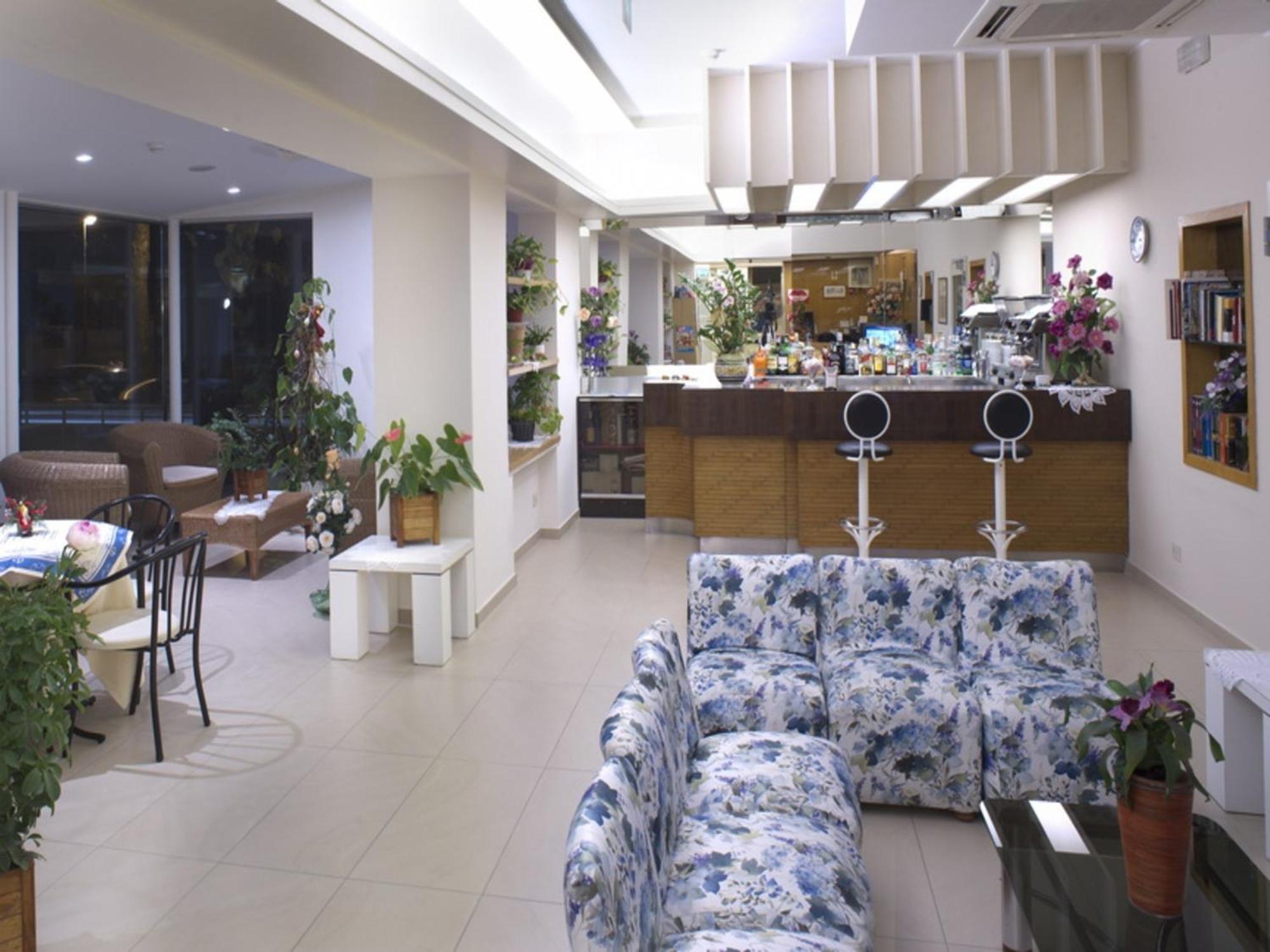Hotel Nives Riccione Bagian luar foto