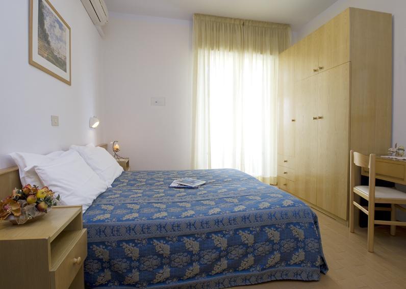 Hotel Nives Riccione Ruang foto