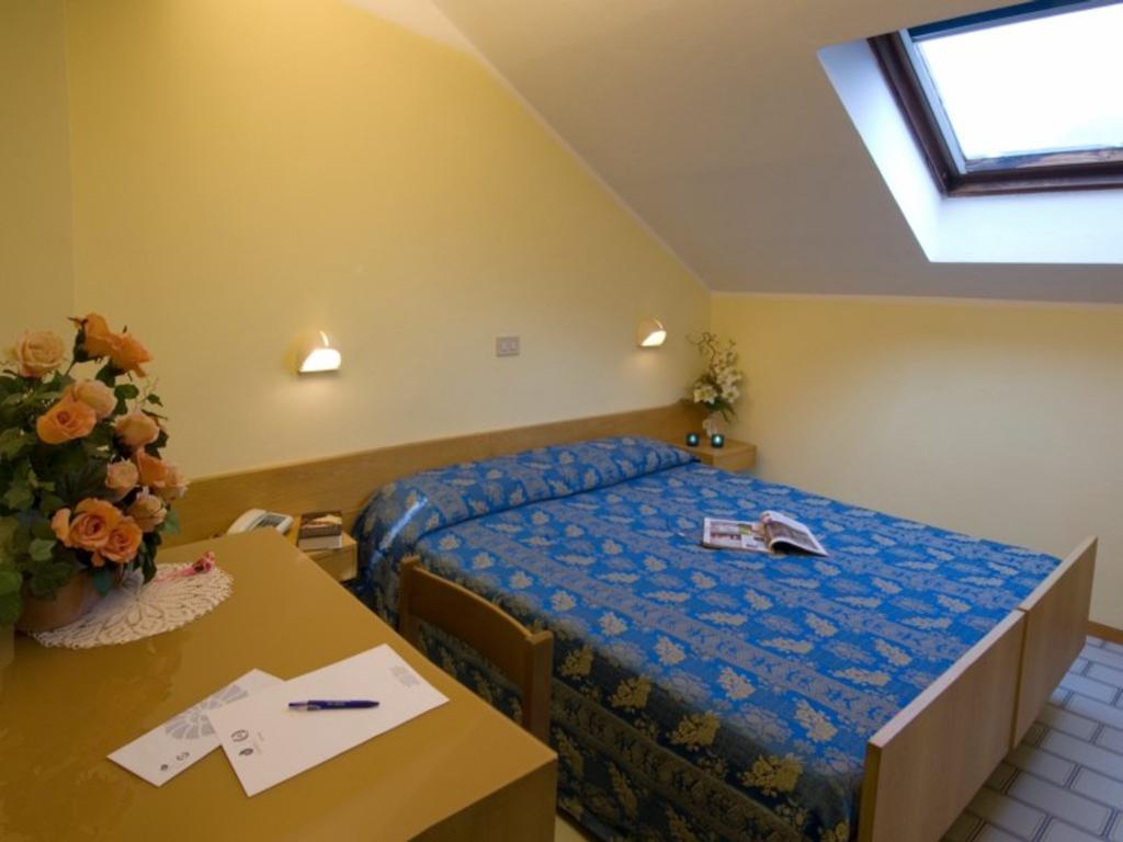 Hotel Nives Riccione Ruang foto